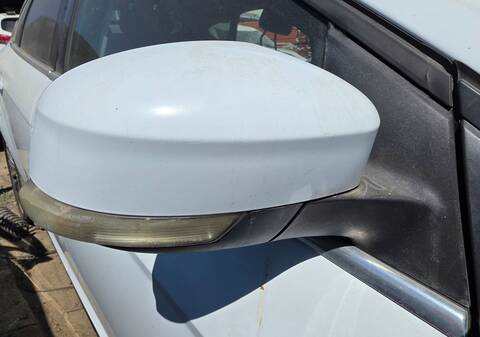 Retrovisor Derecho Ford Focus TREND 116CV 85KW