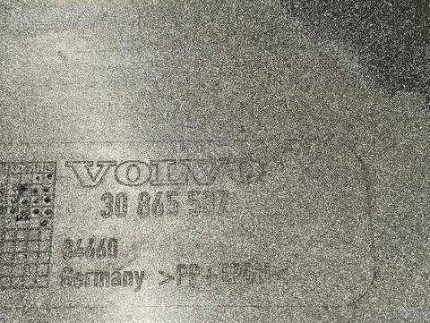 Foto 3ª: Paragolpes Delantero Volvo S40 1.6 CAT 109CV [B4164S2] (1995)