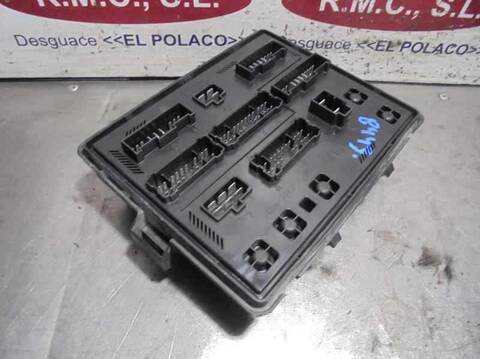 Foto 2ª: Caja Reles Fusibles Ssangyong Rexton 2.7 TD CAT 163CV 120KW [D27DT] (2007)
