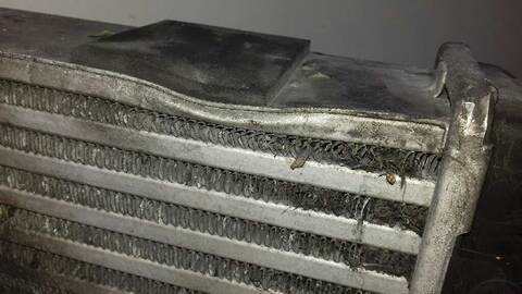 Foto 3ª: Intercooler Audi A4 2.5 TDI 114KW) AVANT 155CV [AYM] (2002)