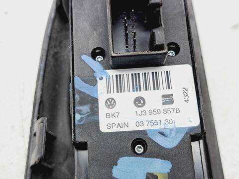 Foto 2ª: Botonera Elevalunas Skoda Fabia COMFORT 101CV 74KW FAMILIAR [ATD] (2002)