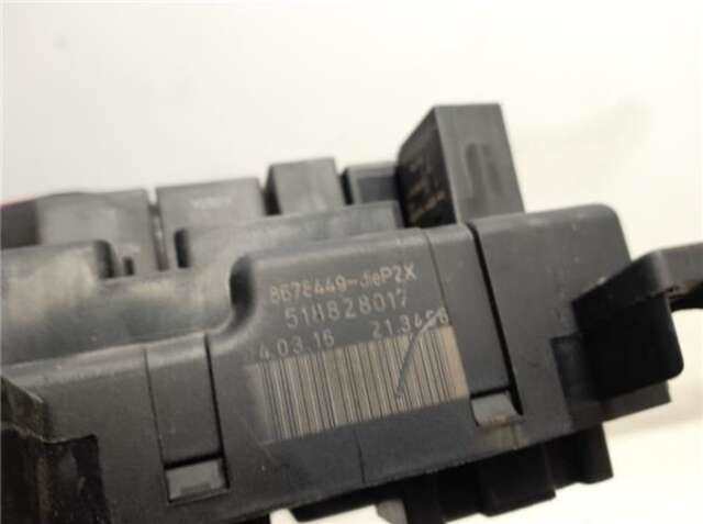 Foto 3ª: Caja Reles Fusibles Volvo S60 2.4 D [D 5244 T2]