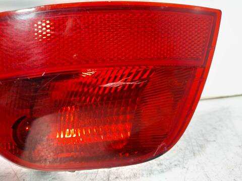 Foto 3ª: Faro Antiniebla Trasero Izquierdo Ford Focus AMBIENTE D) BERLINA 115CV 85KW [KKDA/B] (2006)