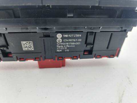 Foto 2ª: Mando Multifuncion Volkswagen Tiguan ADVANCE 4MOTION BMT 150CV 110KW [DFGA] (2019)