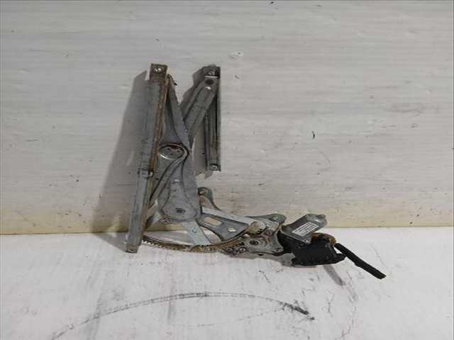 Foto 2ª: Elevalunas Manual Trasero Derecho Toyota Corolla 2.2 D-4D AUR10_) 177CV [2AD-FHV] (2004)