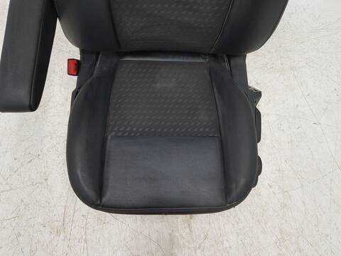 Foto 3ª: Asiento Delantero Izquierdo Ford Transit 290 L2 TREND (2019)