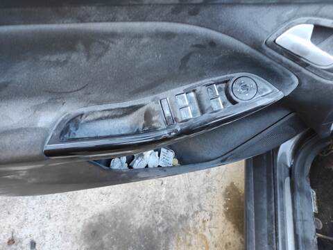 Botonera Elevalunas Ford Focus M1DD BERLINA