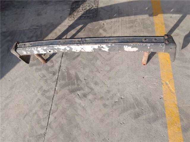 Foto 3ª: Paragolpes Trasero Lada Niva 1.6 5000 [1.6 LTR. - 56 KW] [EXP.4T]