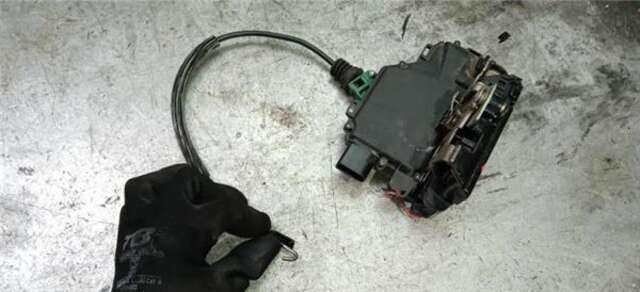 Cerradura Puerta Delantera Izquierda Volkswagen Bora 1.9 TDI (100)