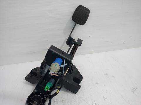 Foto 3ª: Pedal Embrague Renault Trafic L1H1 2 7T 95CV 70KW FURGON [R9M413] (2019)