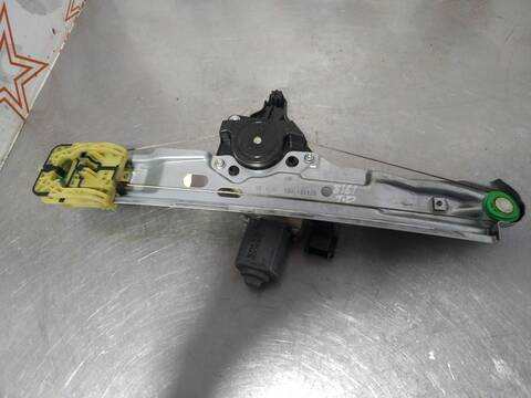 Foto 1ª: Elevalunas Manual Trasero Derecho Ford Focus BUSINESS 116CV 85KW [T1DA] (2014)