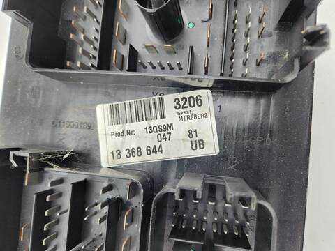 Foto 2ª: Caja Reles Fusibles Opel Astra EXCELLENCE 131CV 96KW [A17DTS] (2012)