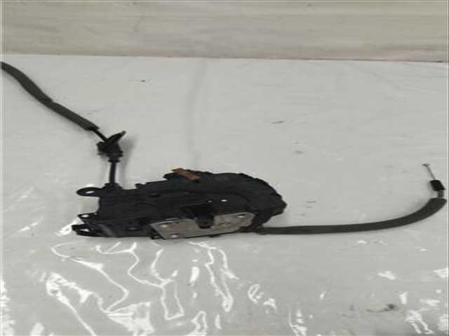 Cerradura Puerta Delantera Derecha Renault Clio TCE 90 B7MT) 91CV 67KW