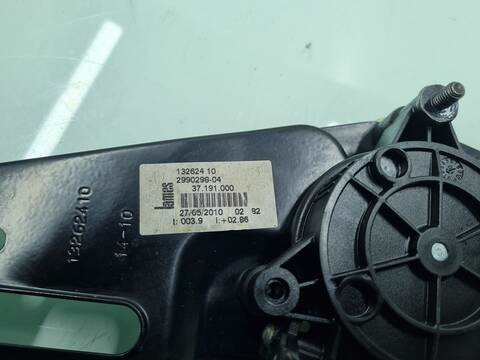 Foto 3ª: Elevalunas Manual Trasero Derecho Bmw X1 2.0 TD CAT 177CV 130KW [N47D20C] (2010)