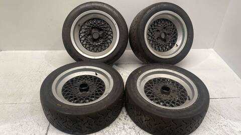 Juego LLantas Porsche 924 VERSION INDEFINIDA