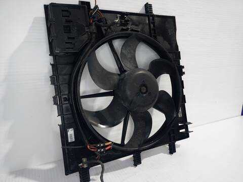 Foto 3ª: Electroventilador Mercedes Vito 112 CDI 638.094) 122CV 90KW CAJA CERRADA [OM 611] (2002)