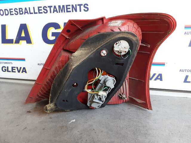 Foto 2ª: Piloto Trasero Izquierdo Toyota Yaris 1.4 D4D 90CV [1ND-TV] (2007)