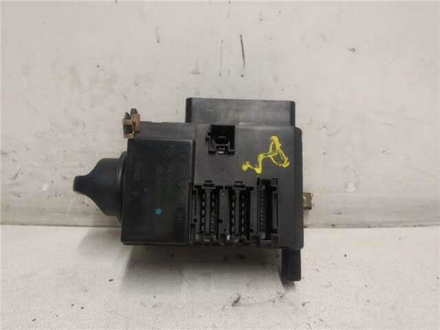 Foto 2ª: Mando Multifuncion Mercedes Clase A 140 1.4 140 (168.031) [1.4 LTR. - 60 KW CAT] [M 166.940]