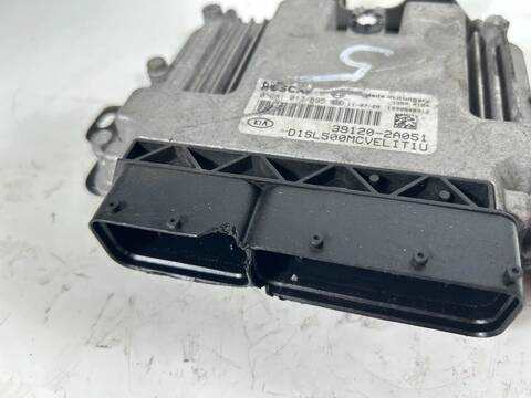Foto 2ª: Centralita Motor ECU Kia Sportage 1.7 CRDI EURO 5 116 CV 85KW [D4FD] (2011)