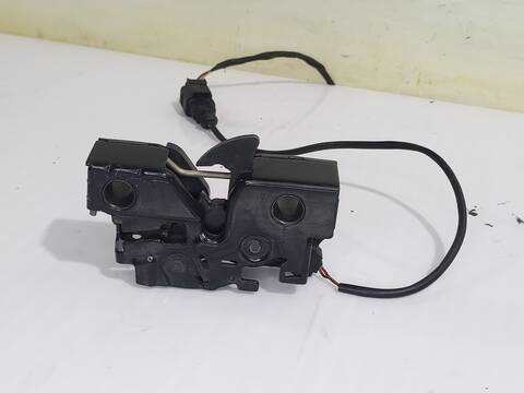 Foto 3ª: Cerradura Capot Volkswagen Polo ADVANCE BLUEMOTION 90CV 66KW [CUSB] (2014)