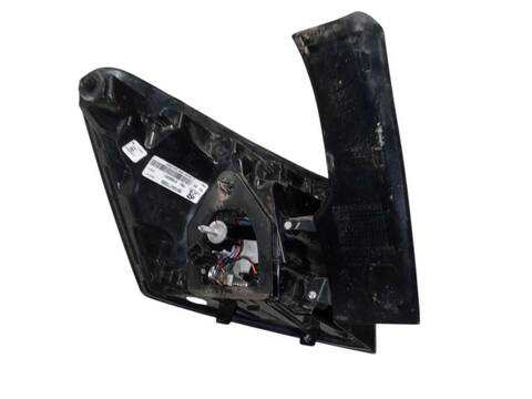 Foto 3ª: Piloto Trasero Derecho Peugeot 3008 1.2 THP/ PURETECH 130 MRHNSM MRHNSU MRHNSJ MRHNYW ... (2016)