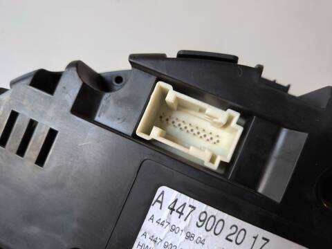 Foto 3ª: Cuadro de Instrumentos Mercedes Vito R9N402 (2021)