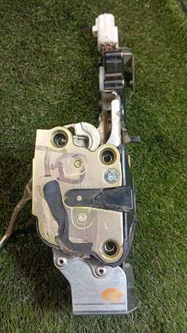 Cerradura Puerta Trasera Derecha Toyota 4 Runner 3.0 T DIESEL