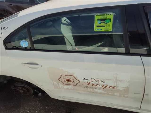 Foto 2ª: Puerta Trasera Derecha Seat Toledo 1 6 77 KW TDI 2012 105CV