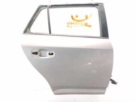 Foto 2ª: Puerta Trasera Derecha Toyota Avensis 2.0 D-4D ADT270_) (2009)