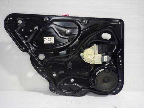 Foto 3ª: Elevalunas Manual Trasero Izquierdo Volkswagen Passat ADVANCE BLUEMOTION 105CV [CAYC] (2010)