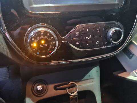 Foto 3ª: Mando Calefacción A. A. Renault Captur DYNAMIQUE 120CV 88KW [H5FD4] (2014)