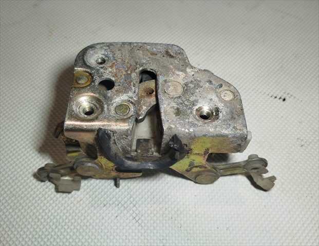 Foto 4ª: Cerradura Puerta Trasera Izquierda Nissan Patrol 3.3 D SD33 (1987)