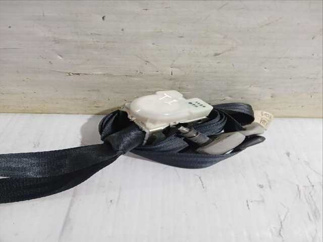 Foto 2ª: Cinturón Trasero Izquierdo Toyota Corolla 2.2 D-4D AUR10_) 177CV [2AD-FHV] (2004)