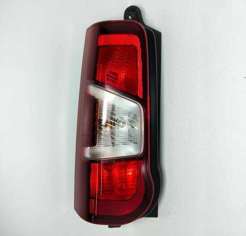 Piloto Trasero Izquierdo Opel Combo EXPRESS 1 CDTI DPF 102CV