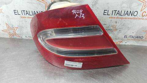 Foto 1ª: Piloto Trasero Izquierdo Mercedes Clase C 160 200 COMPRESSOR 209.342) COUPE 163CV 120KW [M271940] (2003)