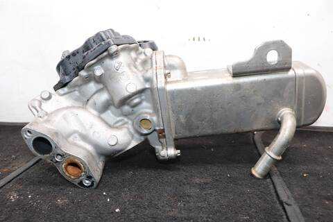 Foto 2ª: Enfriador Gases Citroen C5 2.0 HDI X 109CV 80KW (2001)