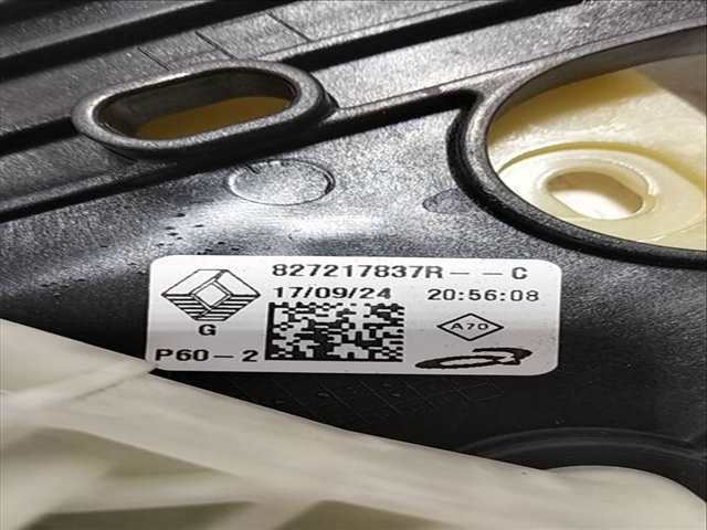 Foto 1ª: Elevalunas Manual Trasero Izquierdo Renault Clio EVOLUTION 1 TCE BIVALENT GASOLINA - GPL 101CV (2019)