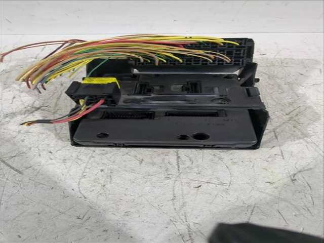 Foto 1ª: Caja Reles Fusibles Renault Megane 1.6 16V LA00 LA04 LA0B LA11 LA16 LA19 LA1J LA1K ... 107CV [K4M 700 K4M 701 K4M 706 K4M 708 K4M 709] (1996)