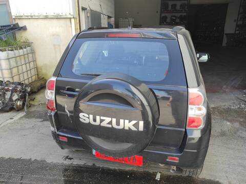 Foto 1ª: Portón Suzuki Grand Vitara F9QB (2010)