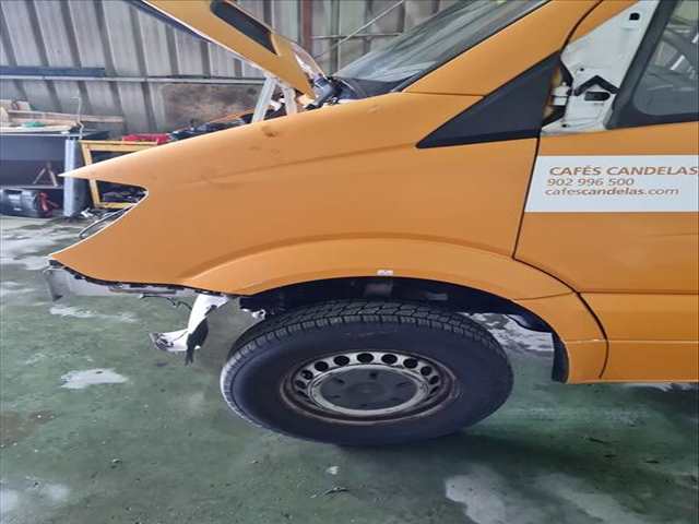 Aleta Delantera Izquierda Mercedes Sprinter 310/311/313/314/316 CDI 906.631/633/635/637) 114CV 84KW CAJA CERRADA