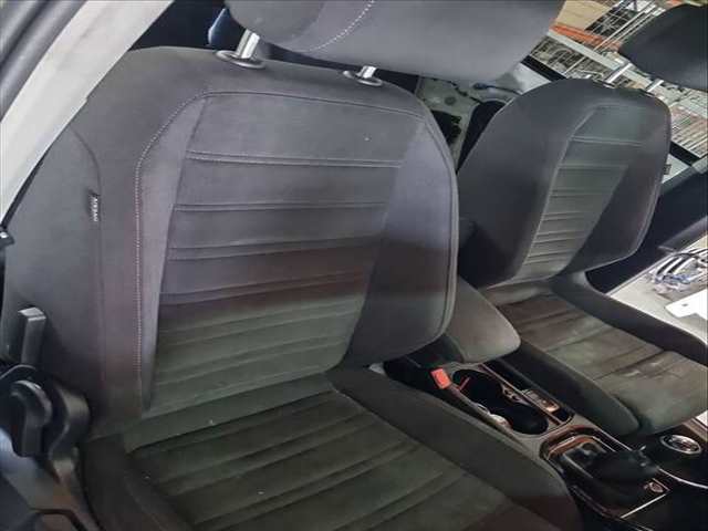 Foto 2ª: Asiento Delantero Derecho Volkswagen Touran SPORT BMT 150CV 110KW [DFGA] (2016)
