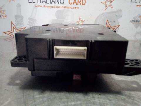 Foto 3ª: Caja Reles Fusibles Toyota Prius EXCLUSIVE 156CV 115KW [4HNDW12MTED4] (2008)