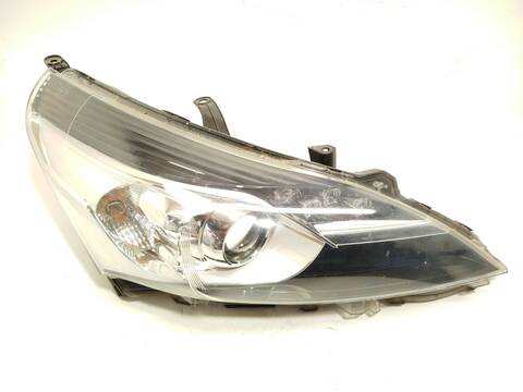 Foto 2ª: Faro Derecho Toyota Verso 1.6 ZGR20_) 132CV 97KW [1ZRFAE] (2017)