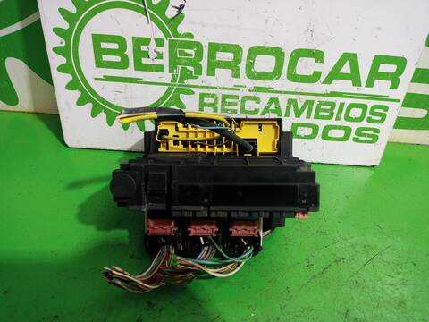 Foto 3ª: Caja Reles Fusibles Peugeot 508 ACTIVE 140CV 103KW [8DRHF8] (2012)