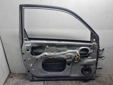 Foto 2ª: Puerta Delantera Izquierda Suzuki Grand Vitara 1.9 DDIS JX-A 3-PTAS.) 129CV 95KW (2005)