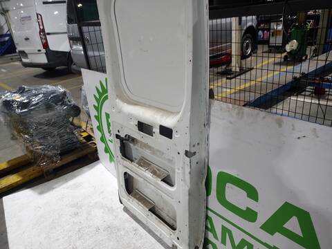 Foto 3ª: Puerta Trasera Derecha Peugeot Boxer 2.2 HDI FAP CAT 131CV 96KW (2010)