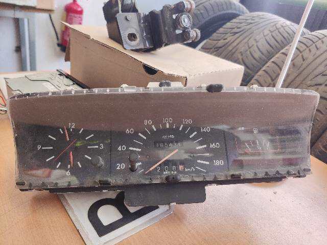 Cuadro de Instrumentos Peugeot 205 1.8 D