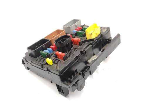 Foto 2ª: Caja Reles Fusibles Citroen C3 1.6 16V HDI 90CV 66KW [9HX] (2006)