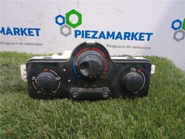 Foto 1ª: Mando Climatizador Renault Clio 1.5 AUTHENTIQUE [1.5 LTR. - 63 KW DCI DIESEL CAT] [K9K T7]
