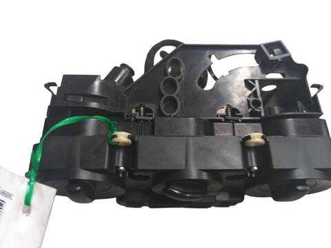 Foto 3ª: Mando Climatizador Volkswagen Golf 1.9 TDI 105CV (2003)